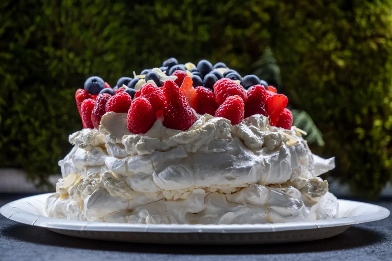Pastry Lovers Workshop: Sweet Snow – Pavlova & Meringue Basics - Gastro workshop in Split